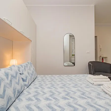 Arco Della Pace Modern Studio